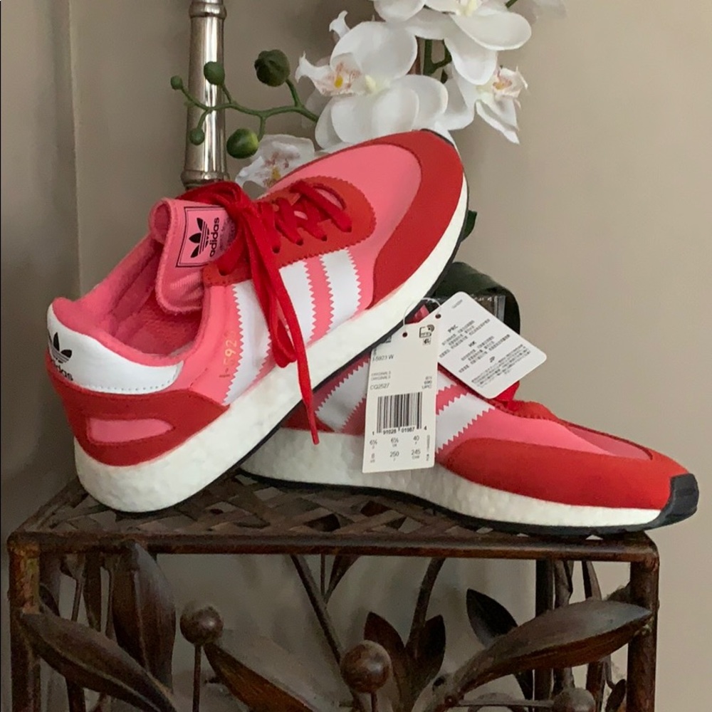 NWT Adidas Originals Sneakers Size 8